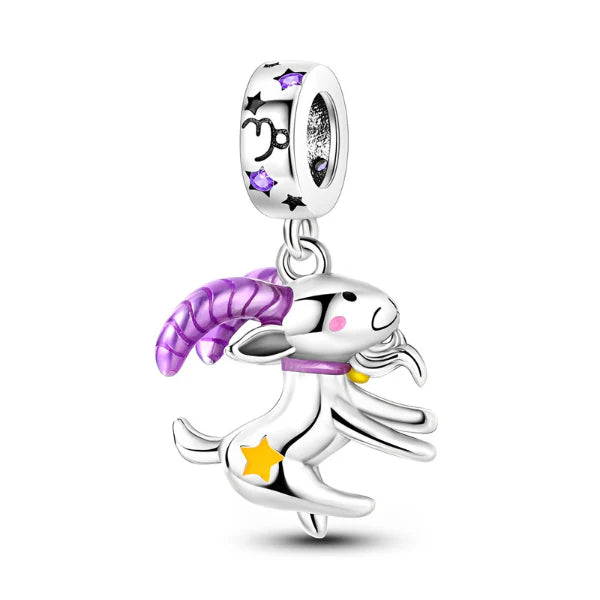 Berloque com o símbolo do signo de Capricórnio, da Myzoria