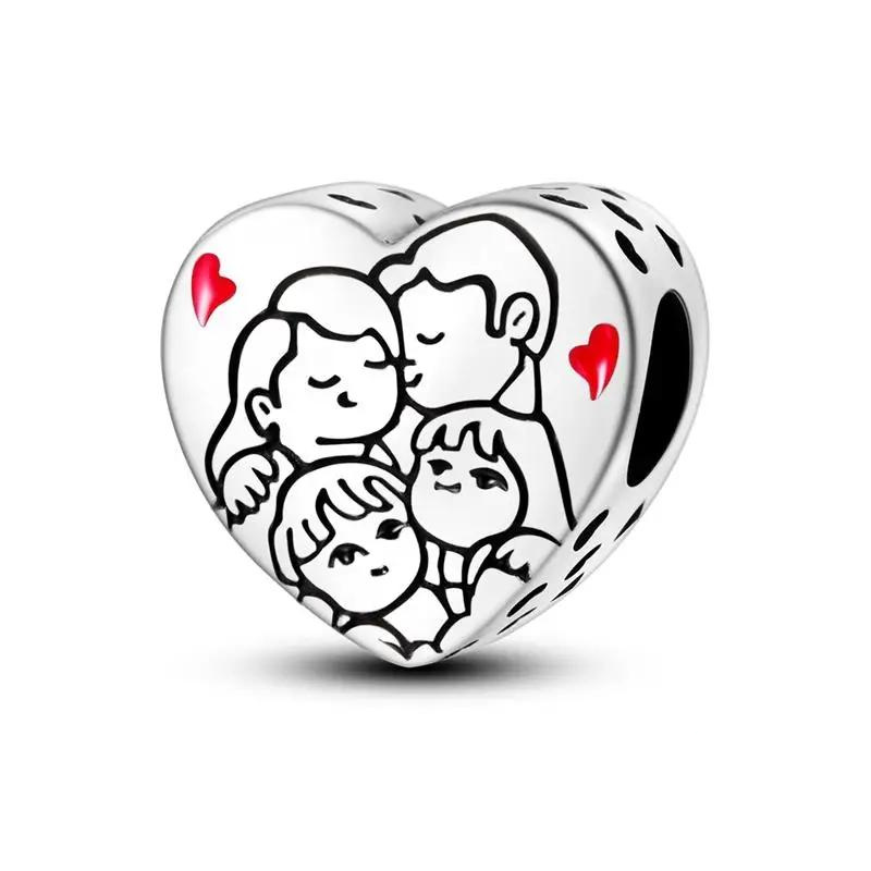 Berloque com escrita Love My Family, da Myzoria